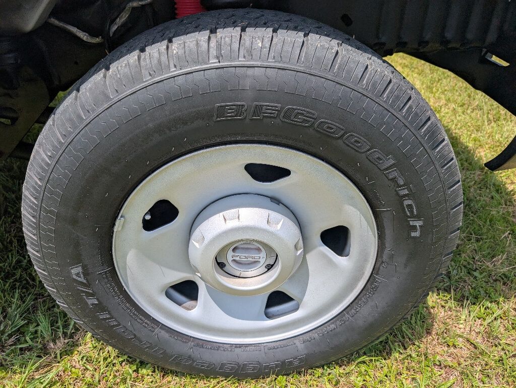 2008 Ford E-350 photo 16