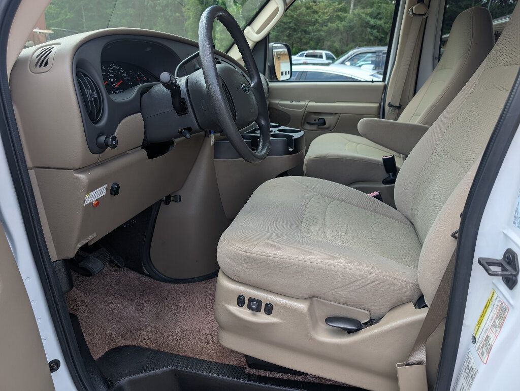 2008 Ford E-350 photo 20