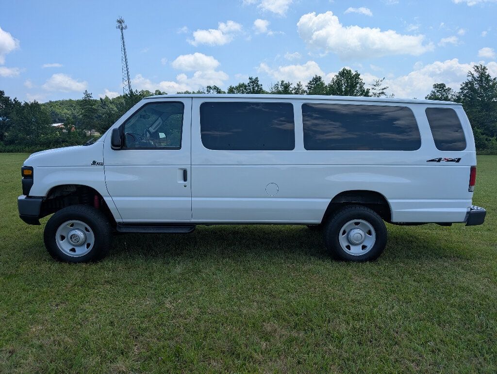 2008 Ford E-350 photo 3