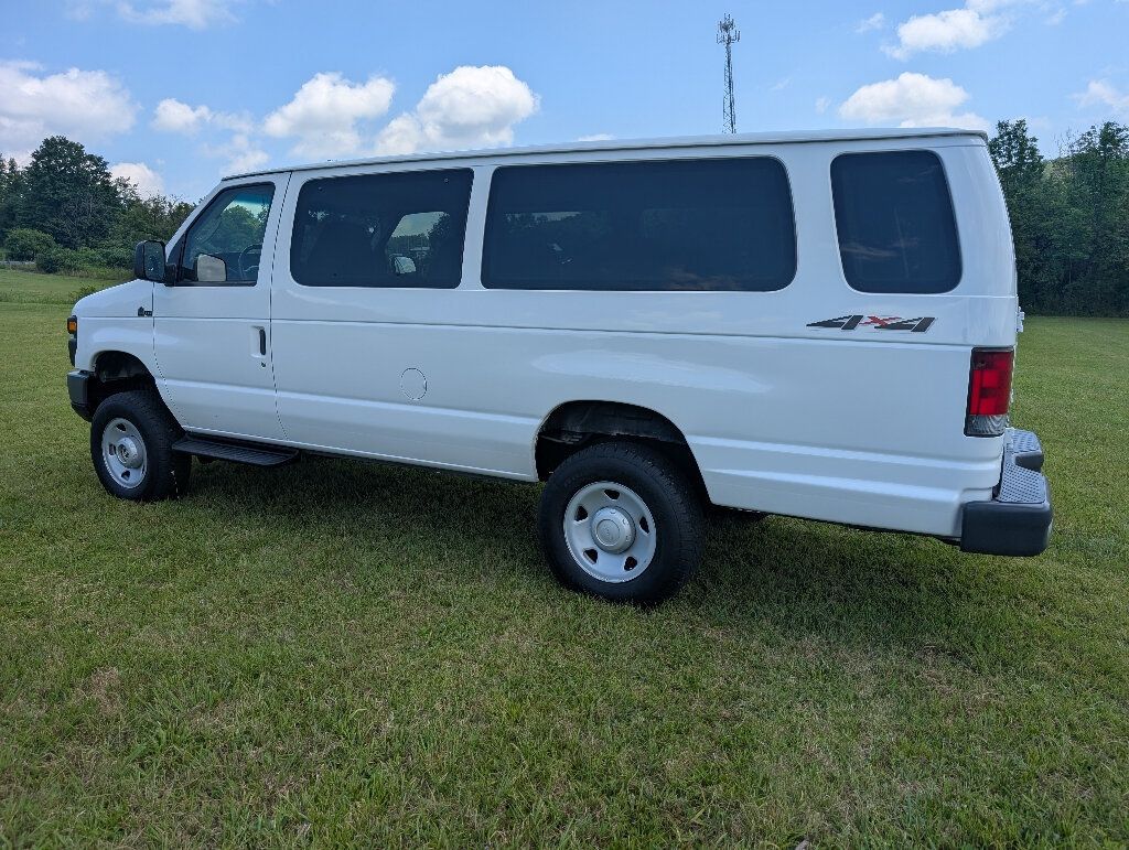 2008 Ford E-350 photo 4