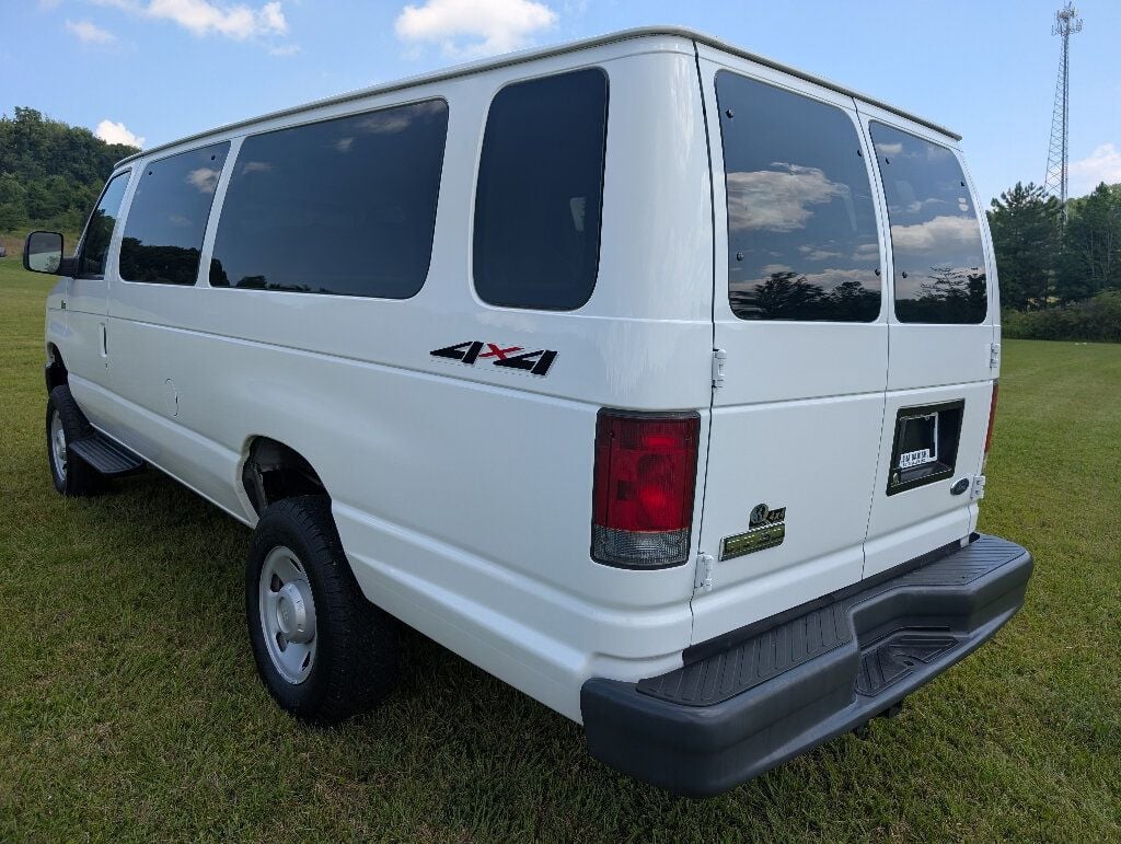 2008 Ford E-350 photo 5