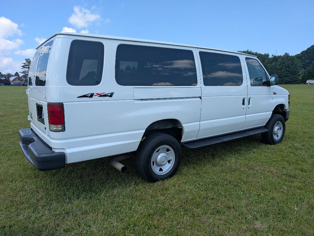 2008 Ford E-350 photo 9