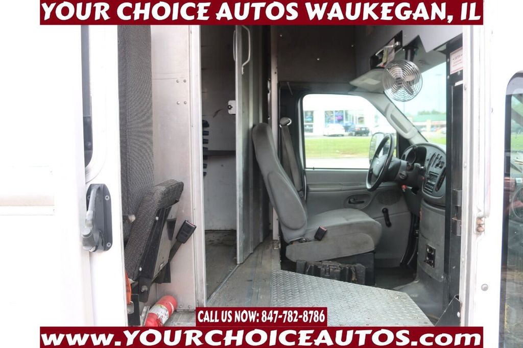 2008 Ford E-Series Chassis E 350 SD 2dr Commercial/Cutaway/Chassis 138 176 in. WB - 20948835 - 17