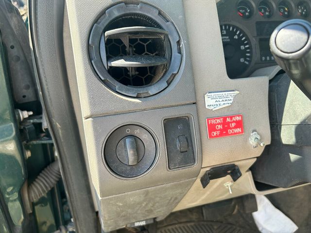 2008 Ford F250 SUPER DUTY 8 FOOT BED PICKUP LOW MILES WITH LIFTGATE - 21861053 - 11