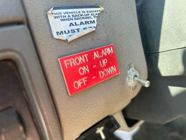 2008 Ford F250 SUPER DUTY 8 FOOT BED PICKUP LOW MILES WITH LIFTGATE - 21861053 - 18