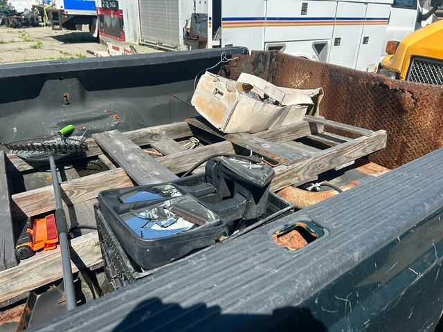 2008 Ford F250 SUPER DUTY 8 FOOT BED PICKUP LOW MILES WITH LIFTGATE - 21861053 - 23