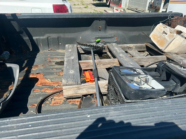 2008 Ford F250 SUPER DUTY 8 FOOT BED PICKUP LOW MILES WITH LIFTGATE - 21861053 - 24