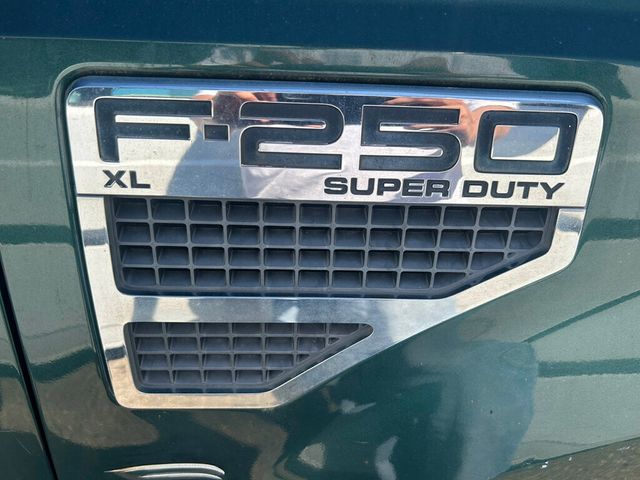 2008 Ford F250 SUPER DUTY 8 FOOT BED PICKUP LOW MILES WITH LIFTGATE - 21861053 - 27