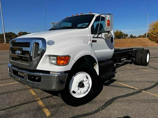 2008 Ford F750 CAB N CHASSIS 22.5 FOOT RAILS LOW MILES SEVERAL IN STOCK - 22582423 - 0