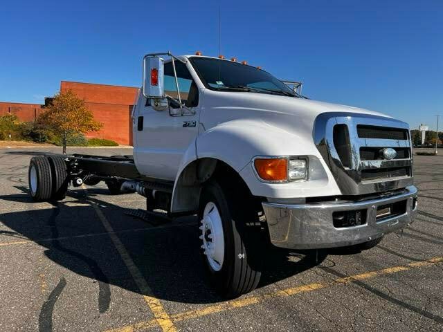 2008 Ford F750 CAB N CHASSIS 22.5 FOOT RAILS LOW MILES SEVERAL IN STOCK - 22582423 - 2