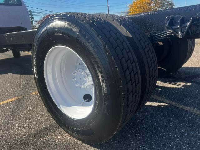 2008 Ford F750 CAB N CHASSIS 22.5 FOOT RAILS LOW MILES SEVERAL IN STOCK - 22582423 - 34