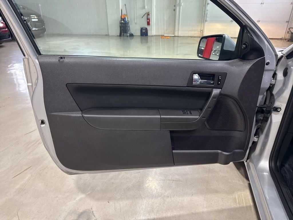 2008 Ford Focus 2dr Coupe SES - 22979432 - 25