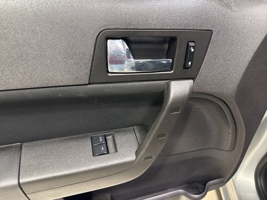 2008 Ford Focus 2dr Coupe SES - 22979432 - 26