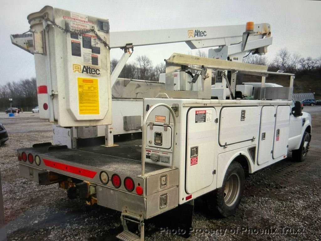 2008 Ford F-350 photo 2