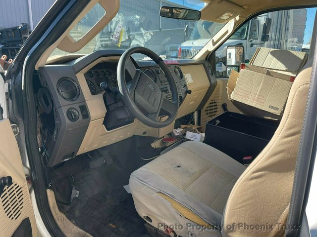 2008 Ford F-350 Super Duty DRW XL 2DR 2wd Regular Cab LB Chassis  - 21628196 - 4