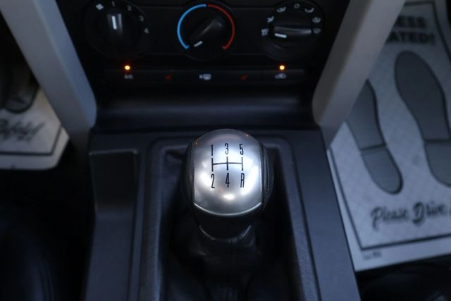 2008 Ford Mustang MANUAL TRANS, NO ACCIDENTS, CONVERTIBLE, LEATHER, SPOILER!!! - 22840780 - 24