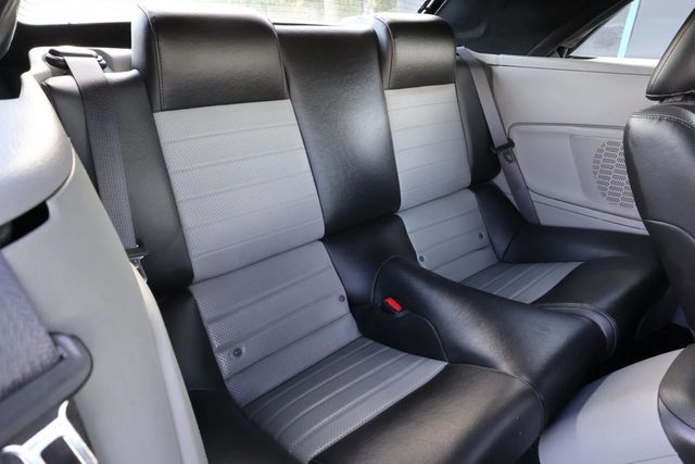 2008 Ford Mustang MANUAL TRANS, NO ACCIDENTS, CONVERTIBLE, LEATHER, SPOILER!!! - 22840780 - 28