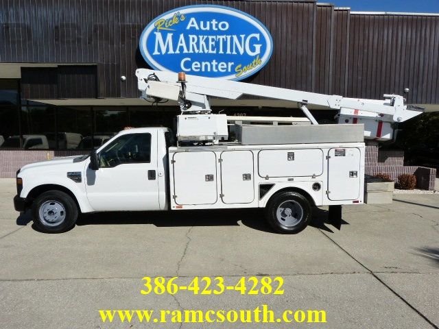 2008 Ford Super Duty F-350 DRW Cab-Chassis 5.4L V8 GAS*REG CAB*2WD*35' WORKING/30' PLATFORM "ALTEC" BUCKET! - 22983504 | Video 1