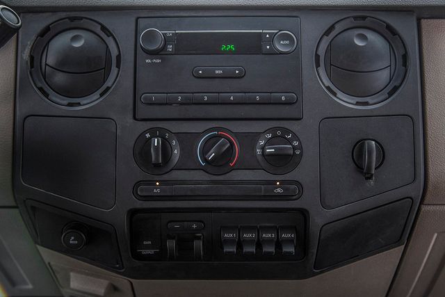 2008 Ford Super Duty F-450 DRW Cab-Chassis 4WD Crew Cab 200" WB 84" CA XL - 15194253 - 22