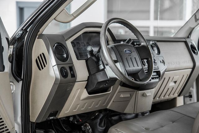 2008 Ford Super Duty F-450 DRW Cab-Chassis XL - 15403530 - 24