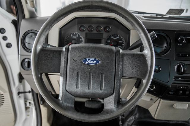 2008 Ford Super Duty F-450 DRW Cab-Chassis XL - 15403530 - 29