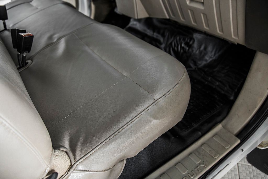 2008 Ford Super Duty F-450 DRW Cab-Chassis XL - 15403530 - 30