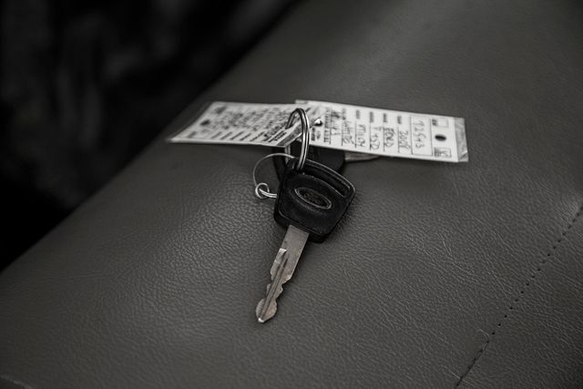 2008 Ford Super Duty F-450 DRW Cab-Chassis XL - 15403530 - 35