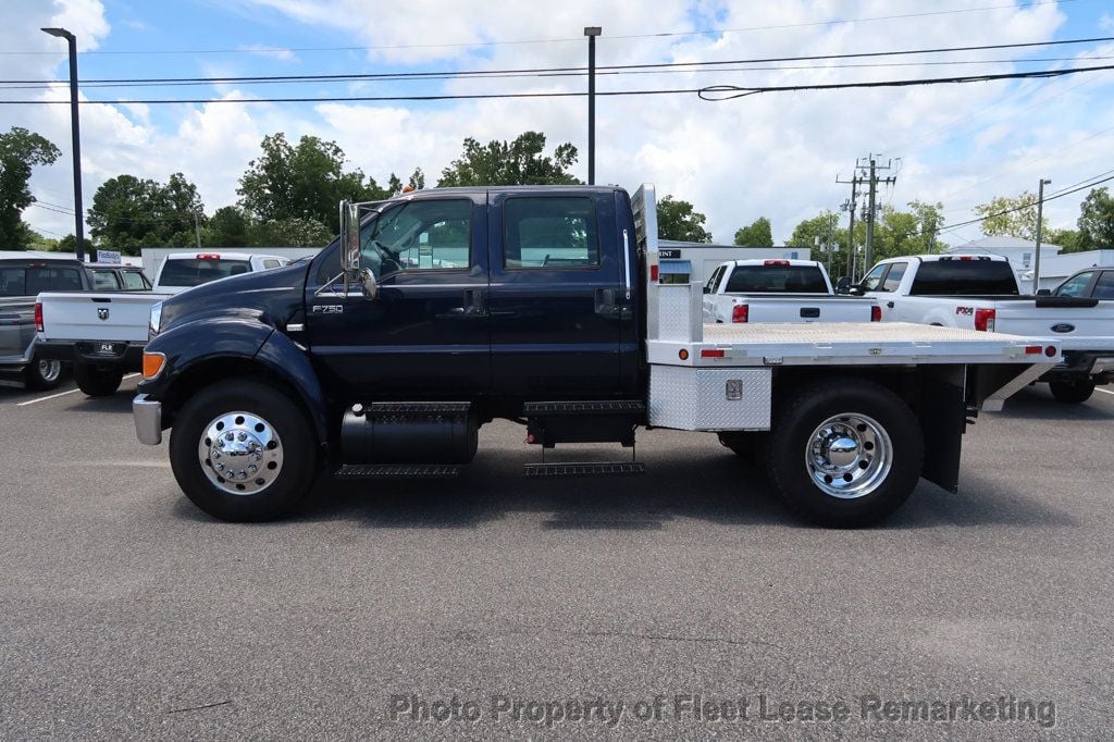 2008 Ford F-750 SuperCab XLT photo 2