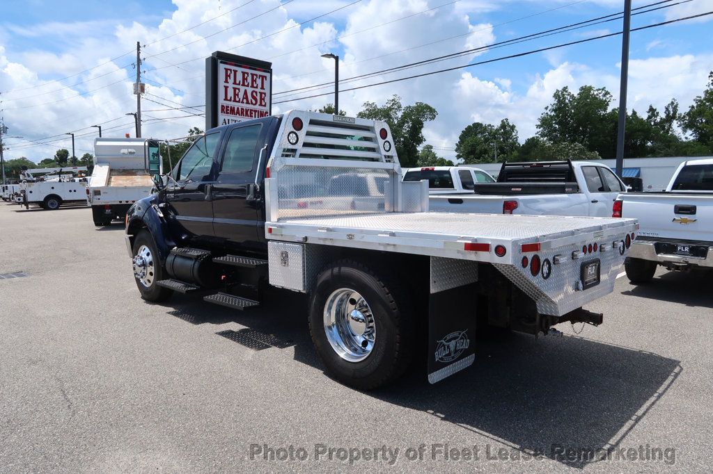 2008 Ford F-750 SuperCab XLT photo 3