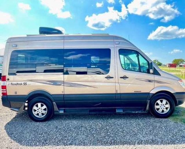 2008 Freightliner Sprinter Roadtrek SS Agile Camper For Sale - 22967597 - 3
