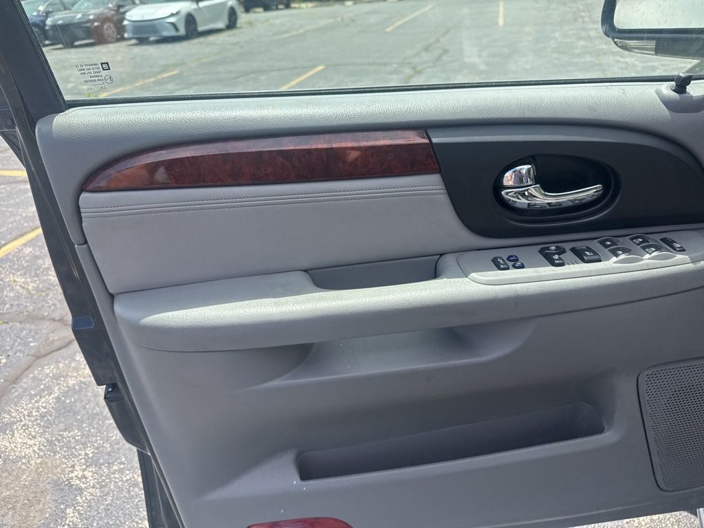 2008 GMC Envoy 2WD 4dr Denali - 23031661 - 9