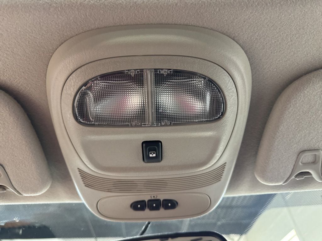 2008 GMC Envoy 2WD 4dr Denali - 23031661 - 17