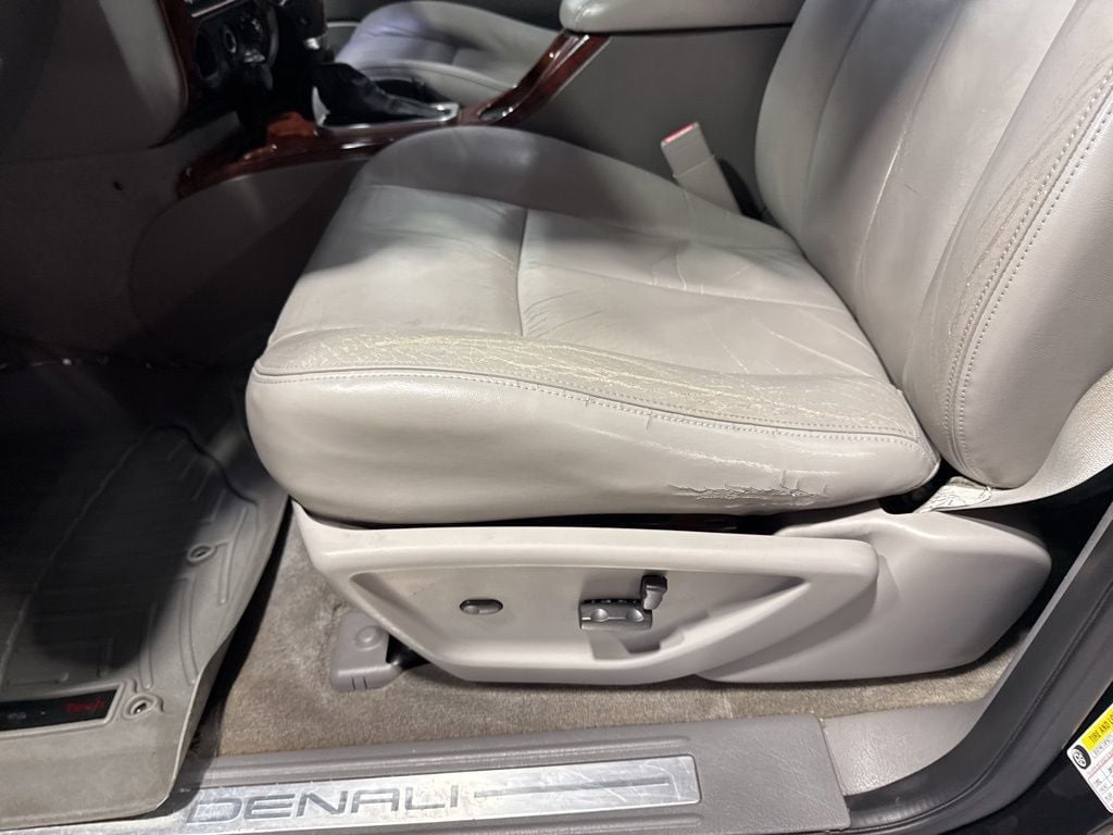 2008 GMC Envoy 2WD 4dr Denali - 23031661 - 21