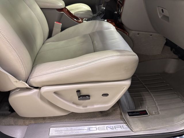 2008 GMC Envoy 2WD 4dr Denali - 23031661 - 38