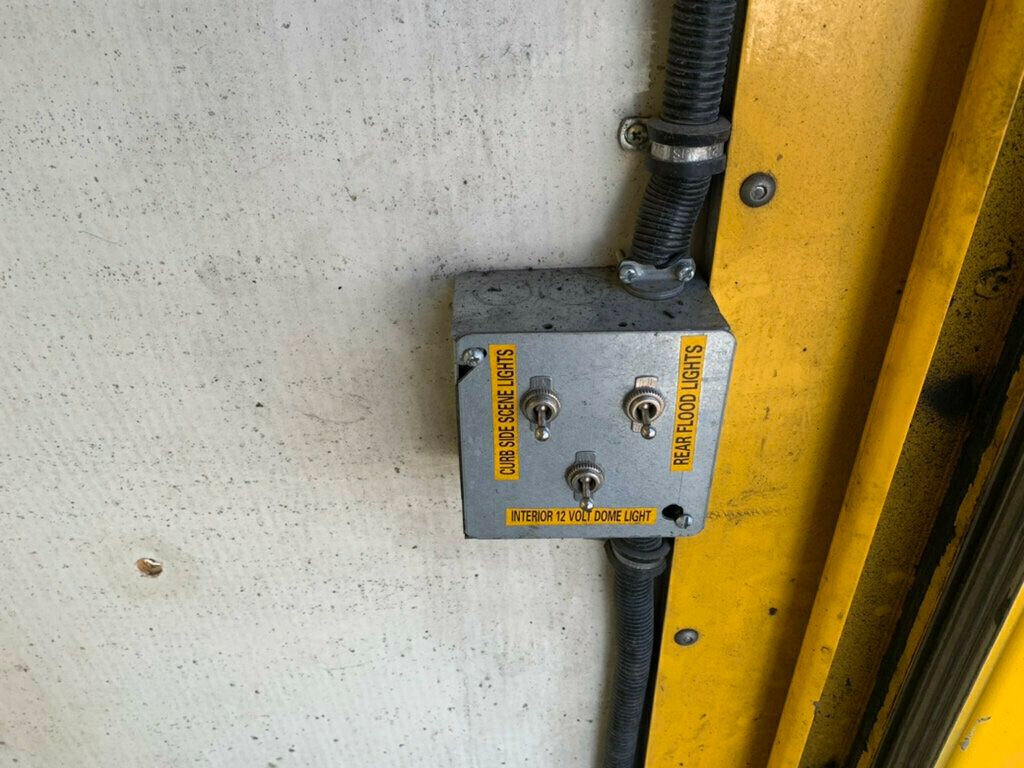 2008 GMC Savana Cutaway 177" WB C7N DRW 1-OWNER LOW MILES!! - 22994390 - 36