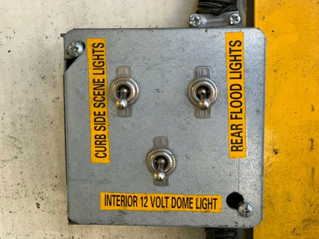 2008 GMC Savana Cutaway 177" WB C7N DRW Mechanic/tire pressure 1-OWNER LOW MILES!! - 22994390 - 45