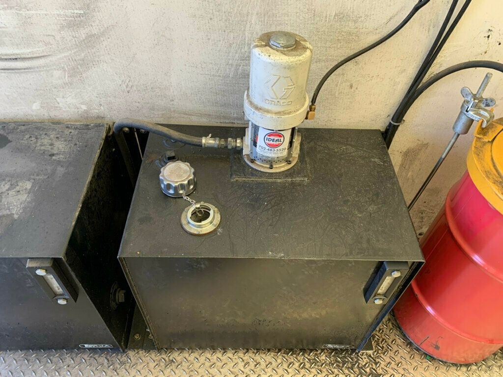 2008 GMC Savana Cutaway 177" WB C7N DRW Mechanic/tire pressure 1-OWNER LOW MILES!! PENSKE - 22994390 - 49