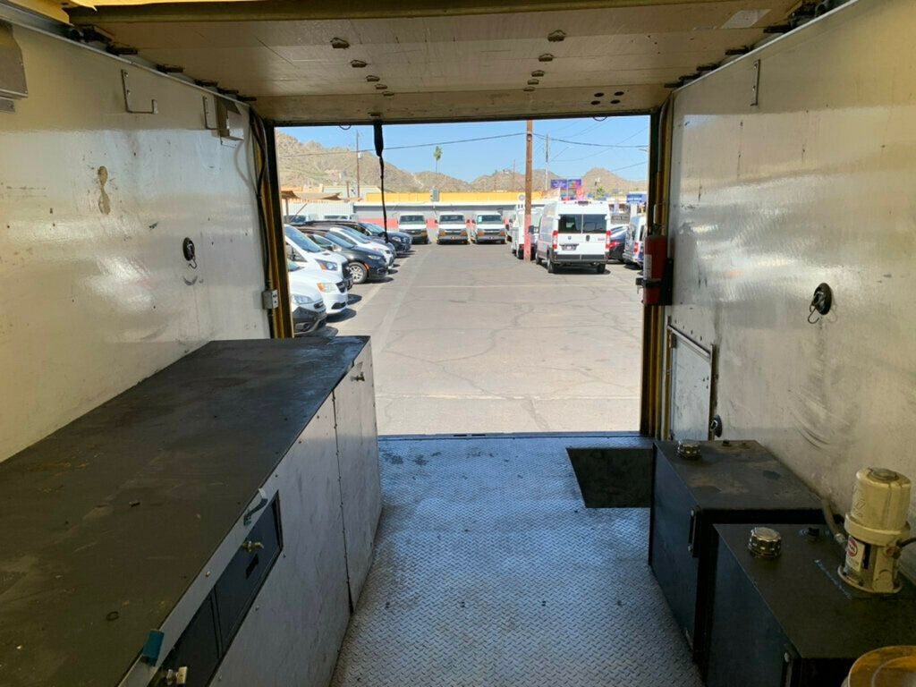 2008 GMC Savana Cutaway 177" WB C7N DRW Mechanic/tire pressure 1-OWNER LOW MILES!! PENSKE - 22994390 - 52