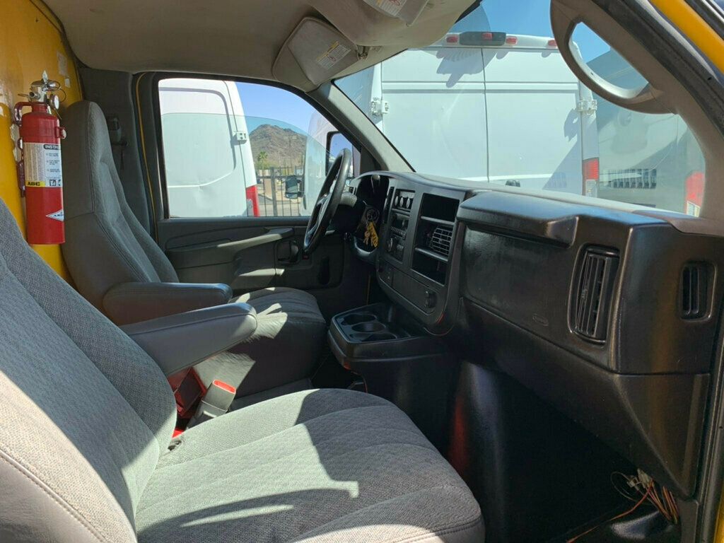 2008 GMC Savana Cutaway 177" WB C7N DRW Mechanic/tire pressure 1-OWNER LOW MILES!! PENSKE - 22994390 - 63