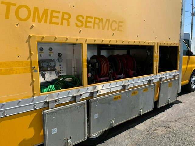 2008 GMC Savana Cutaway 177" WB C7N DRW Mechanic/tire pressure 1-OWNER LOW MILES!! PENSKE - 22994390 - 6