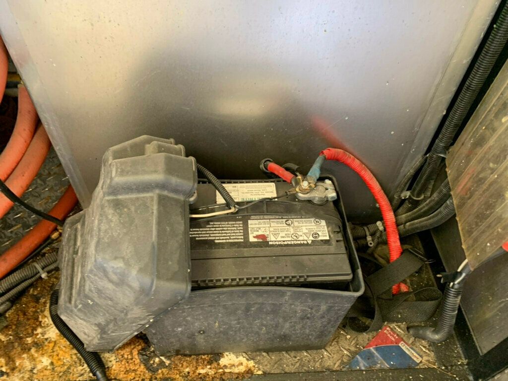 2008 GMC Savana Cutaway 177" WB C7N DRW Mechanic/Tire Shop 1-OWNER LOW MILES!! PENSKE - 22994390 - 33