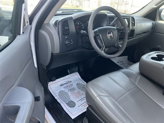 2008 GMC Sierra 1500 2WD Reg Cab 133.0" Work Truck - 22718971 - 9