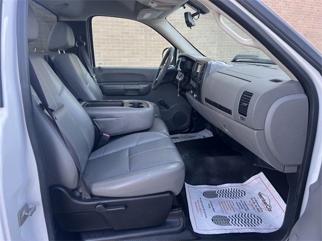 2008 GMC Sierra 1500 2WD Reg Cab 133.0" Work Truck - 22718971 - 13
