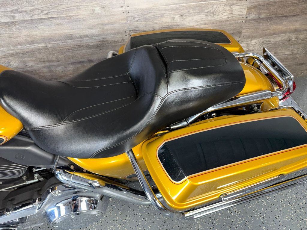 2008 Harley-Davidson FLHTCUI Ultra Classic Electra Glide SUPER CLEAN! - 22981570 - 13