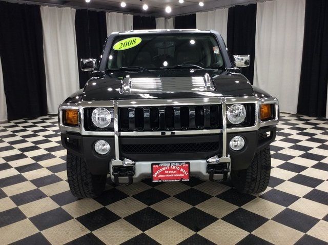 2008 Hummer H3 1/2 Ton photo 2