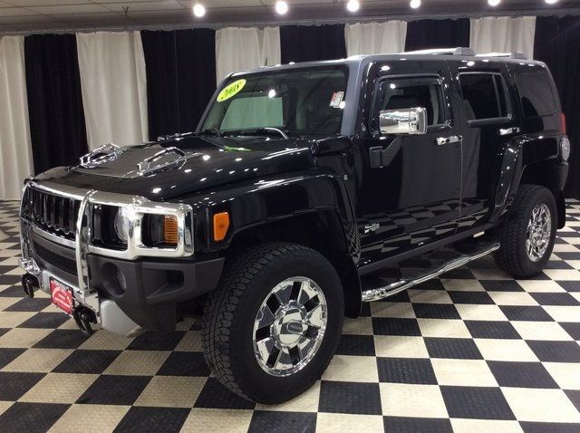 2008 Hummer H3 1/2 Ton photo 3