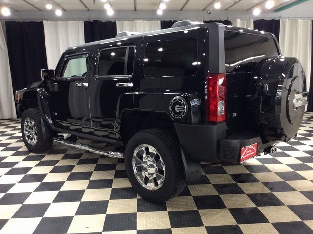 2008 Hummer H3 1/2 Ton photo 4