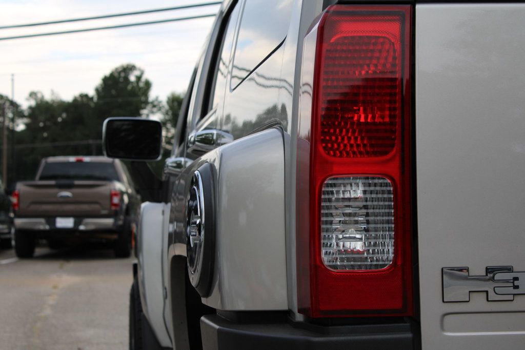 2008 Hummer H3 Base SUV photo 11