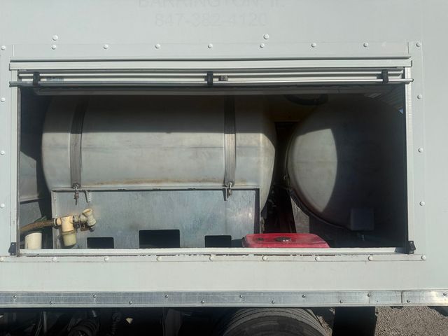 2008 International 4300 Enclosed Sprayer Truck  - 23009129 - 7