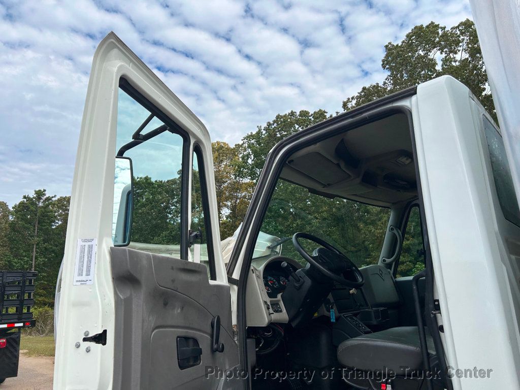 2008 International 4300 LONG BOX JUST 56k MILES! LIFT GATE! NON CDL AIR BRAKES! UNDER 26k GVW! BOX TRUCK - 22858775 - 9